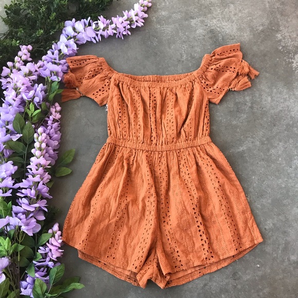NEW Revolve ale by Alessandra eyelet Romper Small - Picture 2 of 7